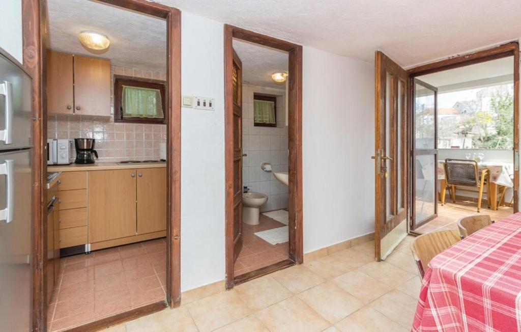 Apartmani Cizmesija Tkon Luaran gambar